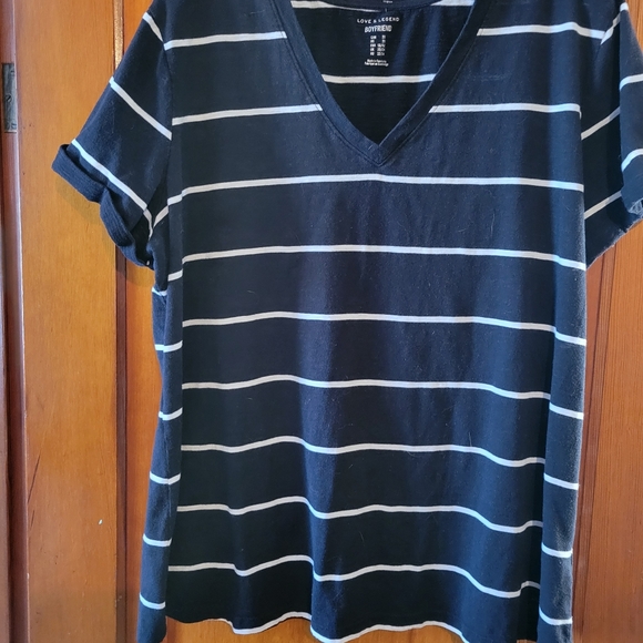 Love and Legend tshirt 2x - Picture 2 of 7